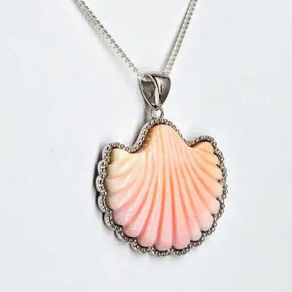 ?SCalloped Conch’ 1.25’’ Pendant Necklace - Conch Shell Anti-tarnish Sterling