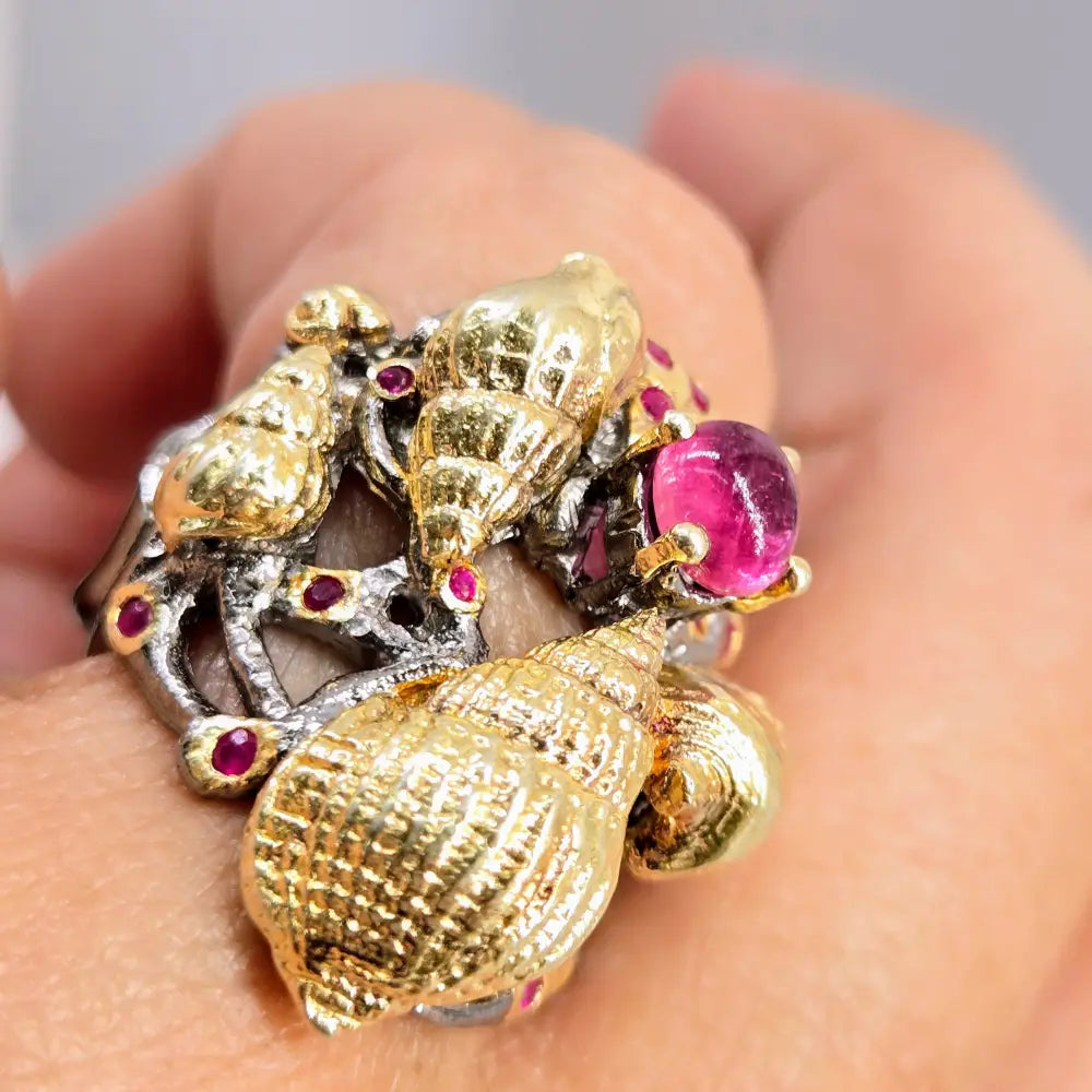 ?SO Shell it Be’ Sz 7 Ring - Rubies Black Sterling 18k Gold Accents
