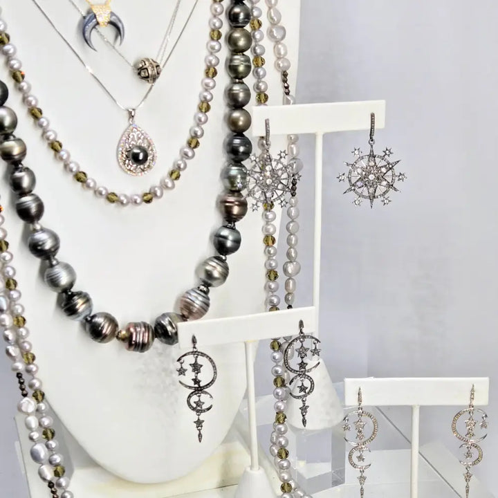 ?STarry Night’ 2’’ Earrings - Diamonds Moonstone Black Sterling