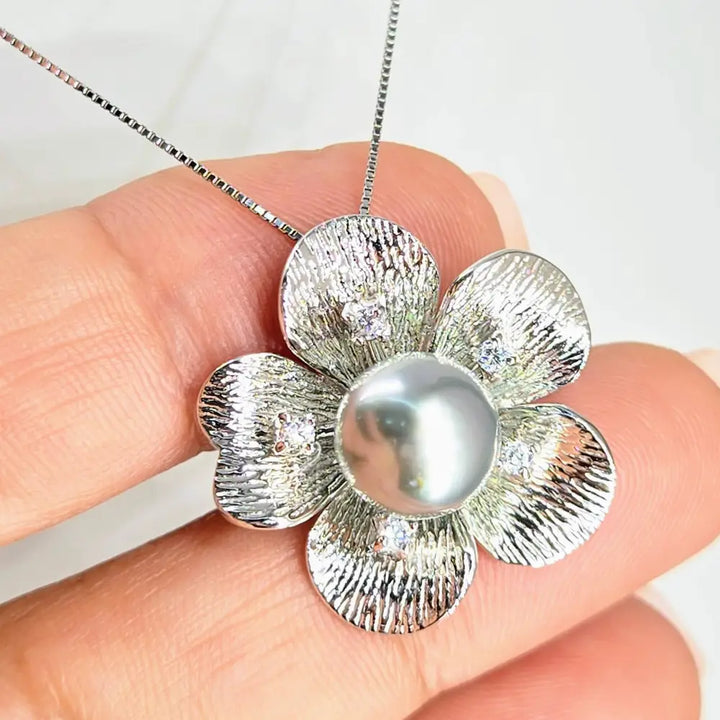 ?TAhitian Treat Flower’ 18’’ Necklace - Tahitian Pearls Diamonds Sterling - Key West Local Luxe