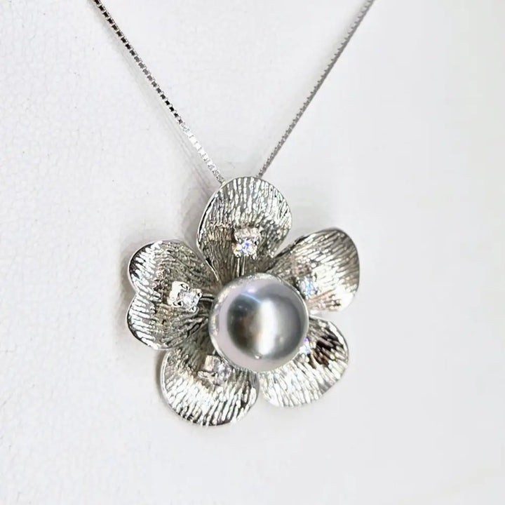 ?TAhitian Treat Flower’ 18’’ Necklace - Tahitian Pearls Diamonds Sterling - Key West Local Luxe