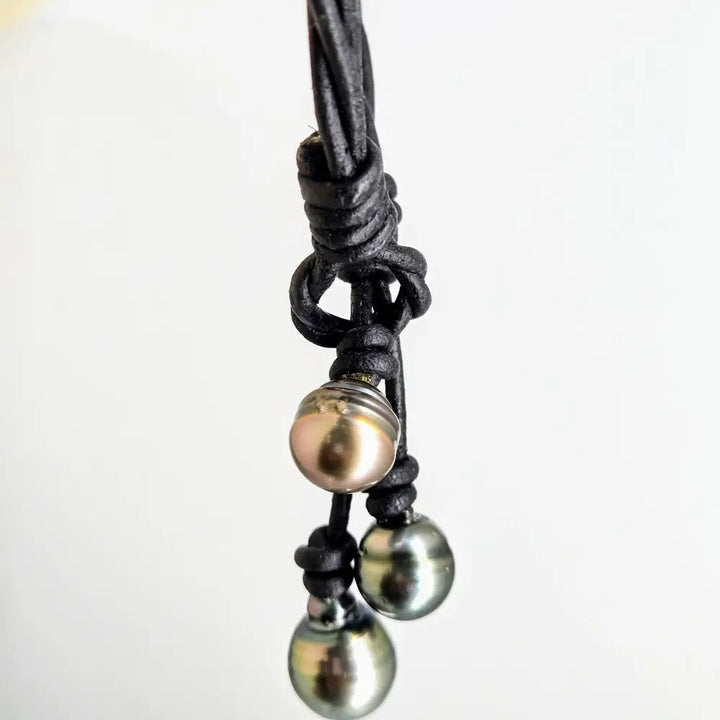?TAhitians for Everyone!’ 18’’ - 20’’ Necklace - Tahitian Pearls Leather
