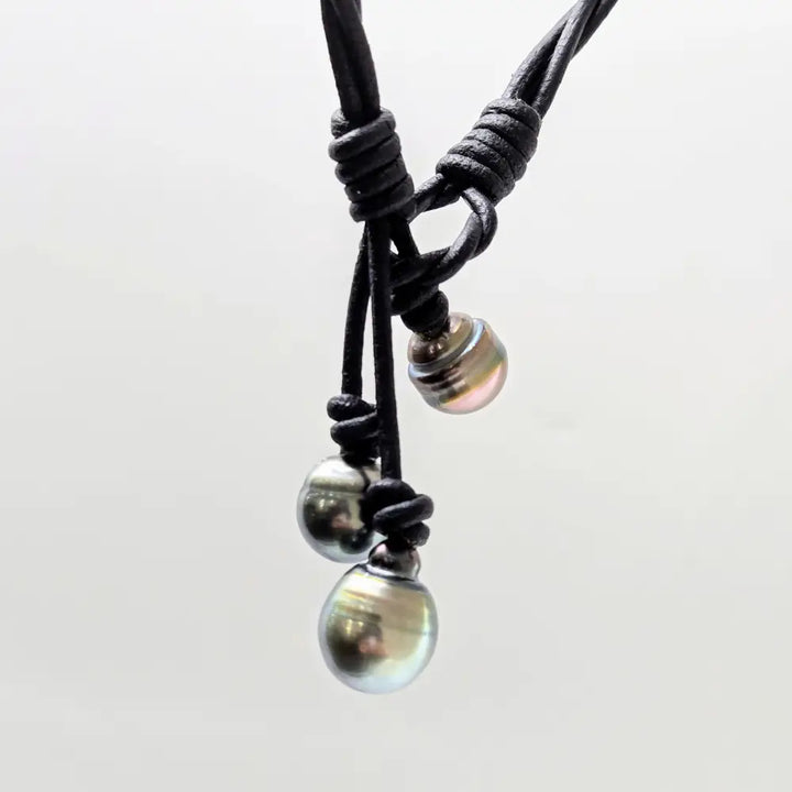 ?TAhitians for Everyone!’ 18’’ - 20’’ Necklace - Tahitian Pearls Leather