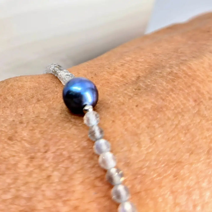 ?TEmptations’ 7’’ to 9’’ Bracelet - Labradorite Pearl