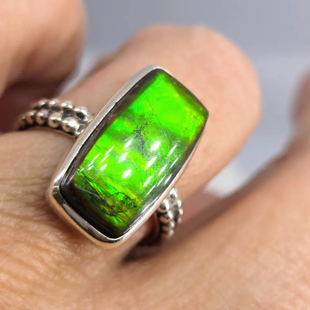 ?THe Green Flash!’ Sz 8 Ring - Ammolite Sterling