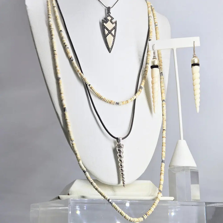 ?UNicorn Horn’ Pendant Necklace - Sterling Leather
