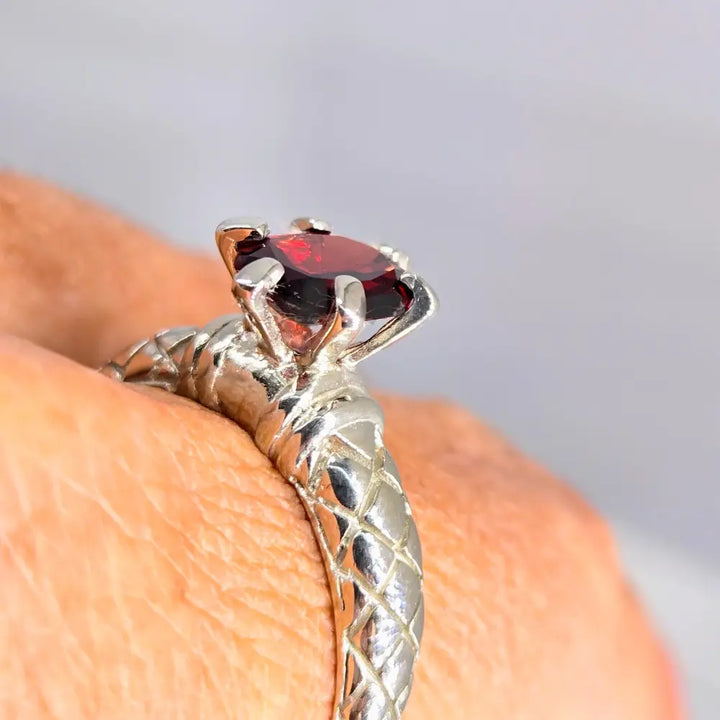 ?YOu Read my Mind!’ Sz 10 Ring - Garnet Sterling