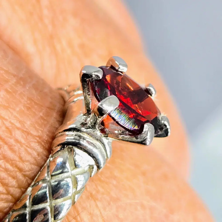?YOu Read my Mind!’ Sz 10 Ring - Garnet Sterling
