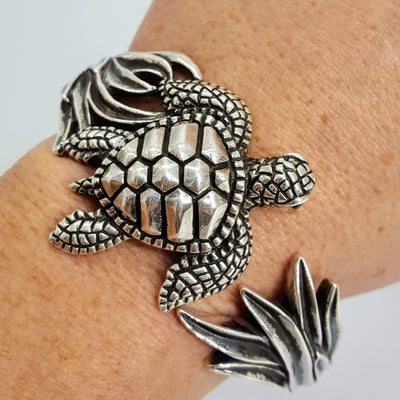 "Loggerhead Sea Turtle" Sz Lg Bracelet - Sterling Hinged Cuff