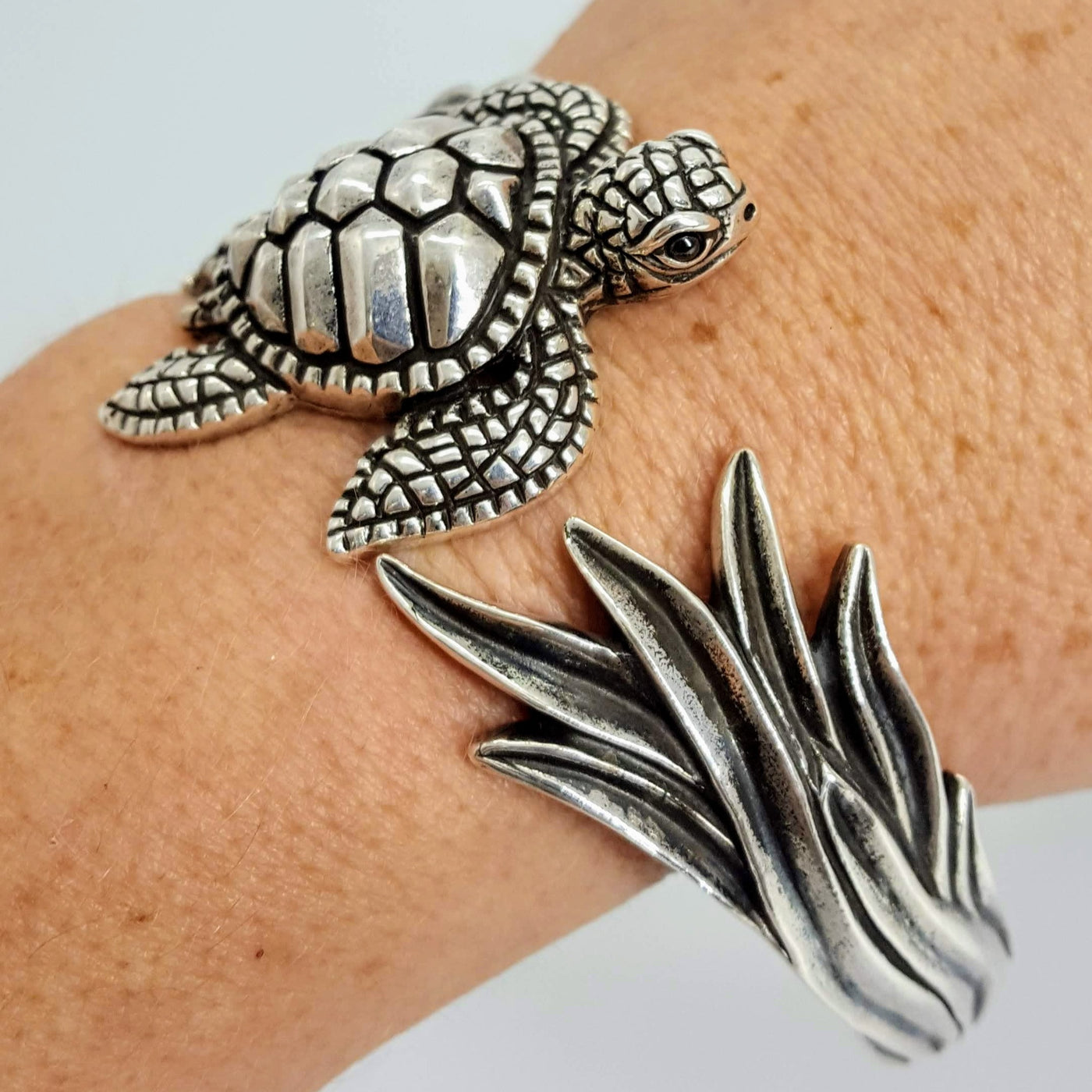 "Loggerhead Sea Turtle" Sz Lg Bracelet - Sterling Hinged Cuff