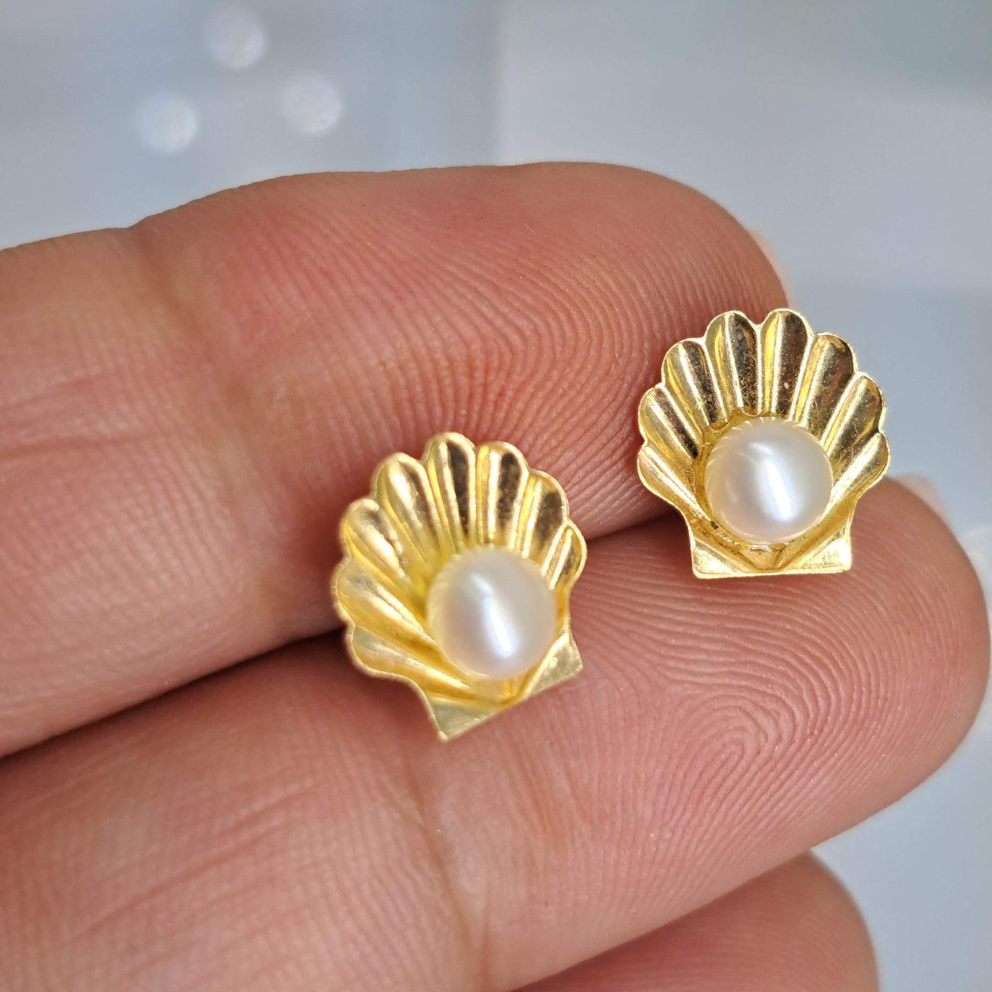 "She-Shell Studs" Pearl Earrings