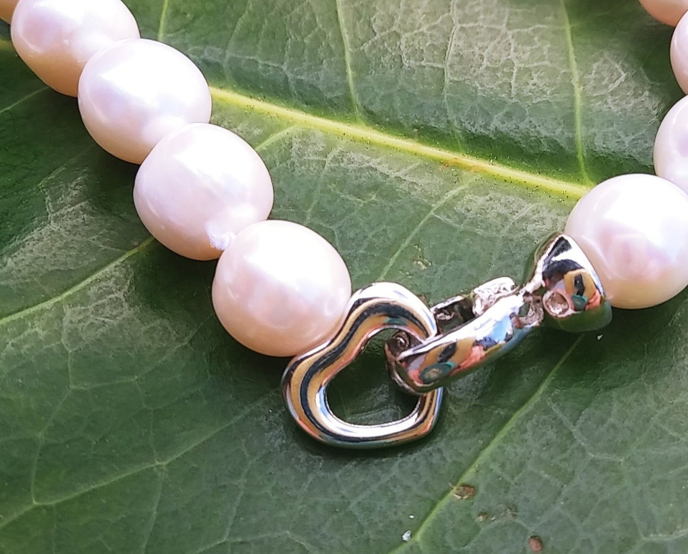 "My Baby Love" - Pearl Bracelet with Decorative Heart Clasp